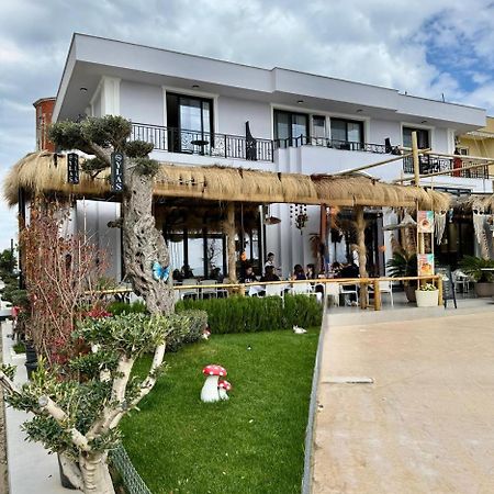 Hotel Saly Дуррес Екстер'єр фото