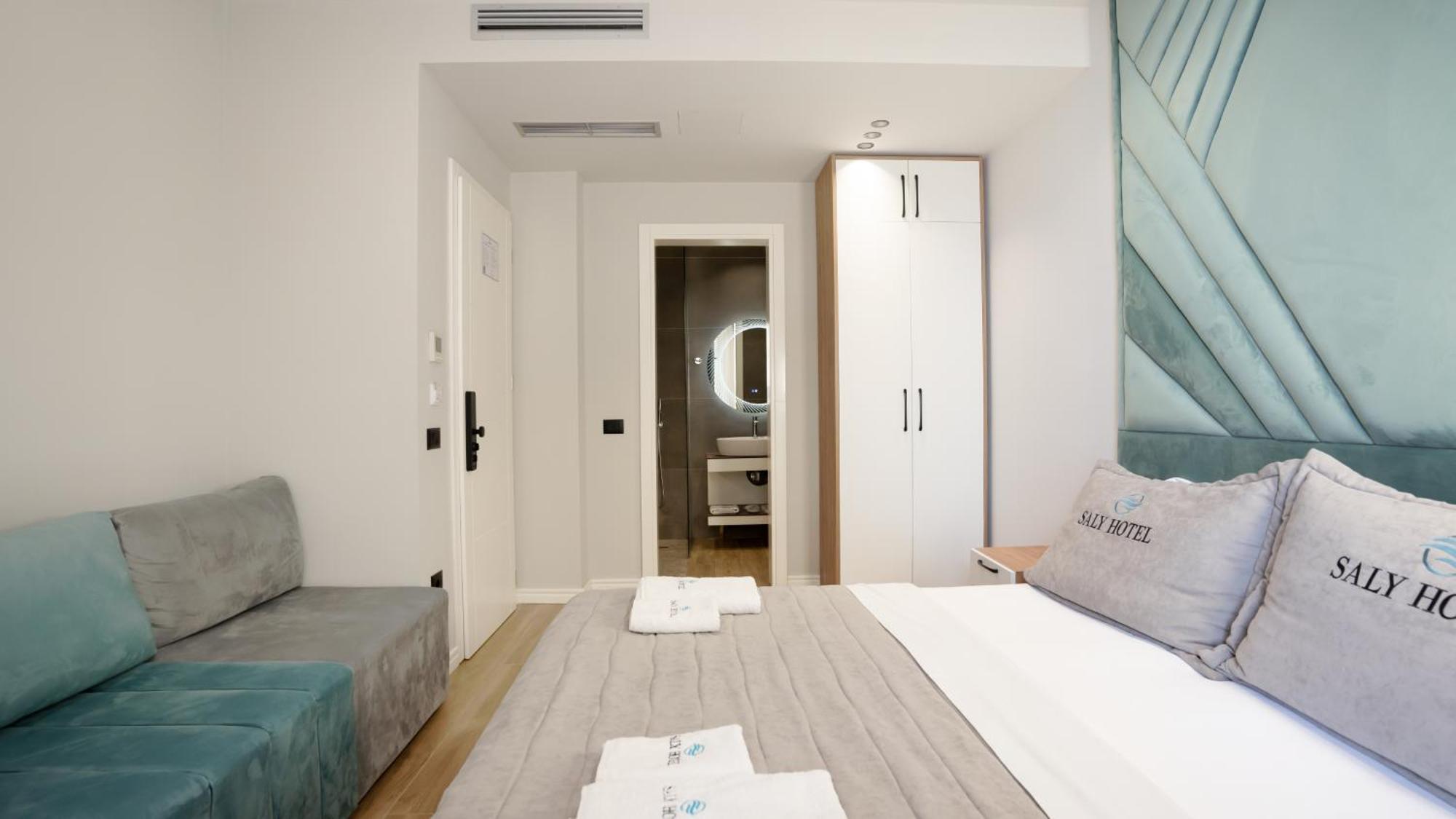 Hotel Saly Дуррес Екстер'єр фото