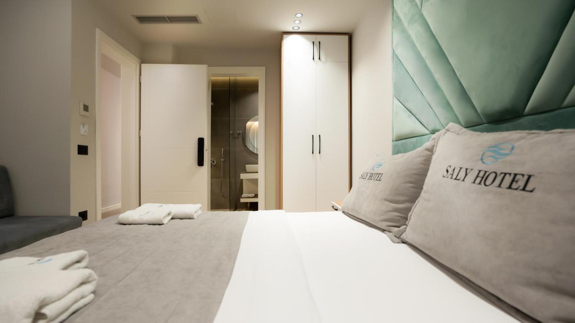 Hotel Saly Дуррес Екстер'єр фото