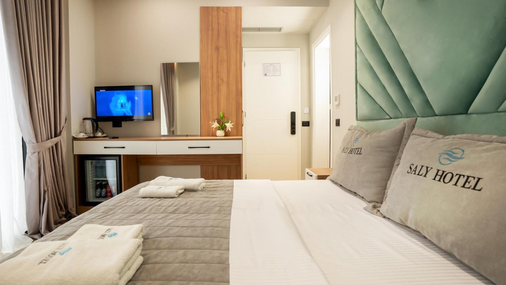 Hotel Saly Дуррес Екстер'єр фото