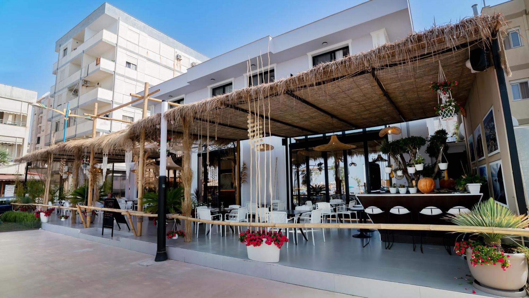 Hotel Saly Дуррес Екстер'єр фото