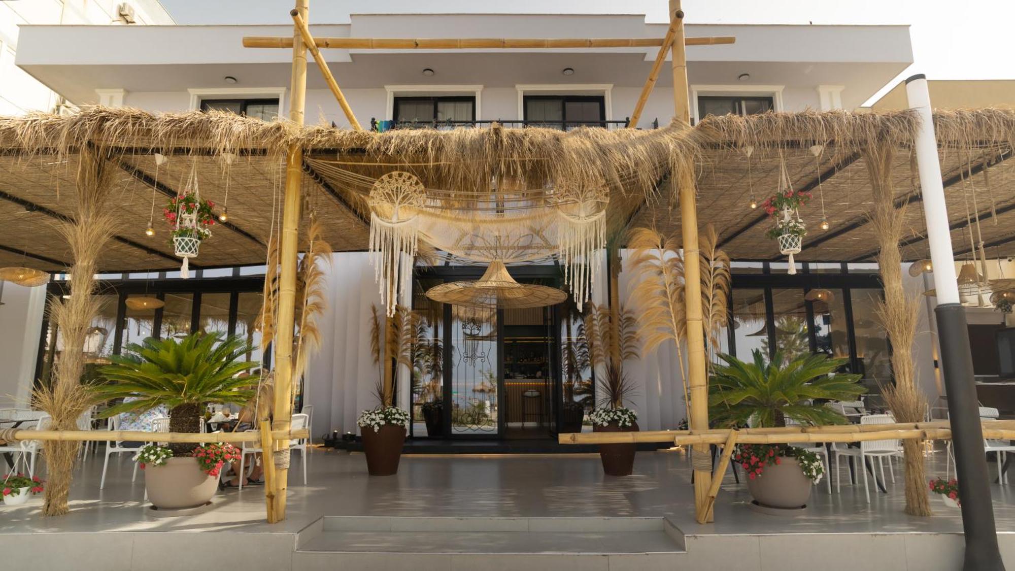 Hotel Saly Дуррес Екстер'єр фото