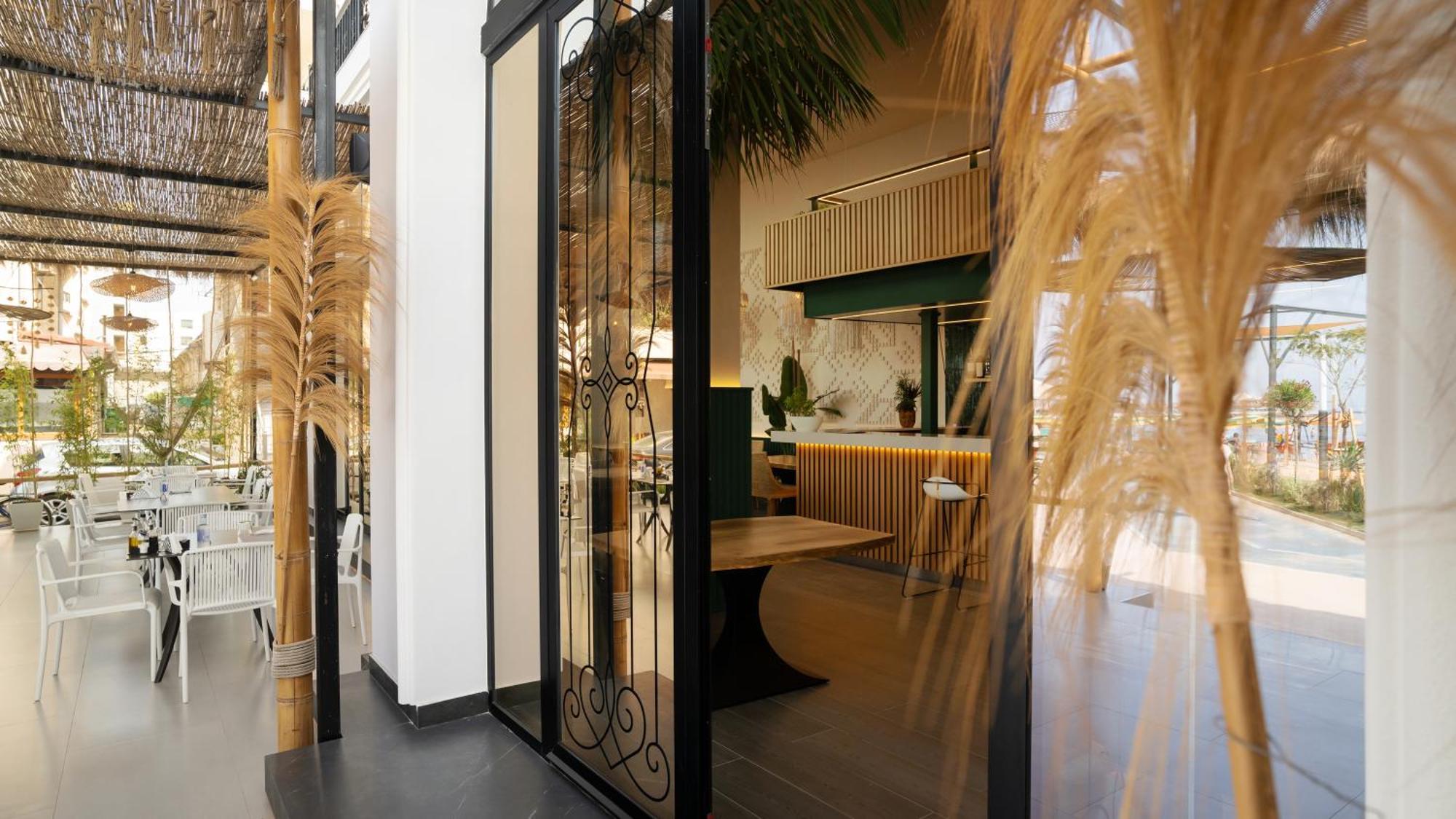 Hotel Saly Дуррес Екстер'єр фото