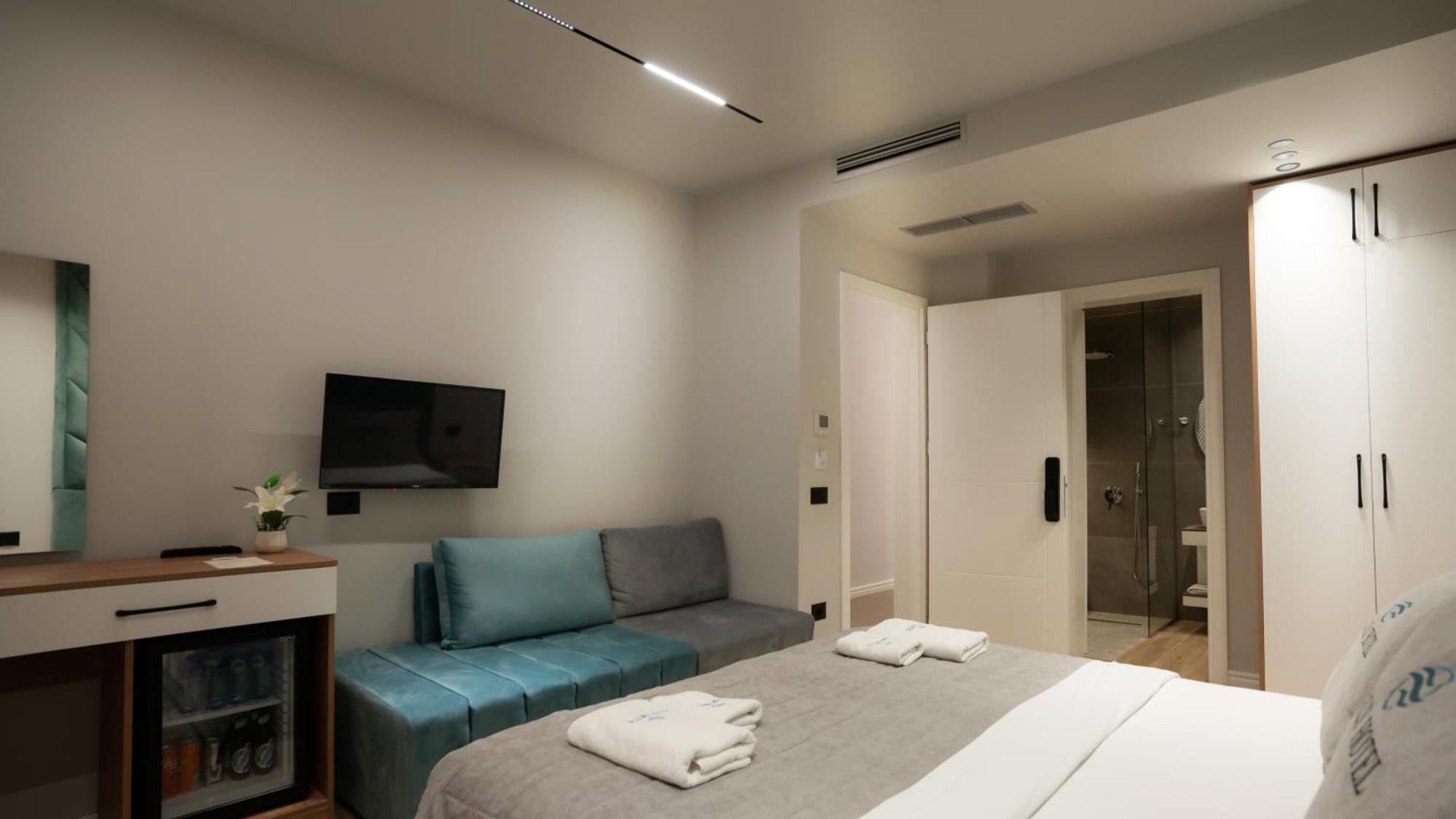 Hotel Saly Дуррес Екстер'єр фото