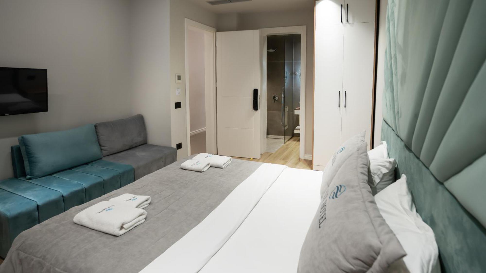 Hotel Saly Дуррес Екстер'єр фото