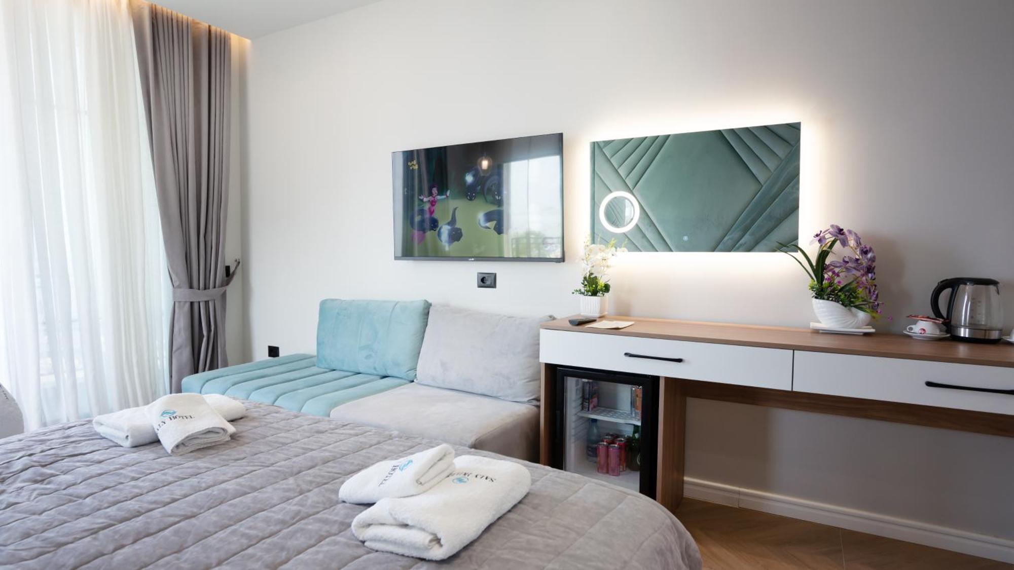 Hotel Saly Дуррес Екстер'єр фото
