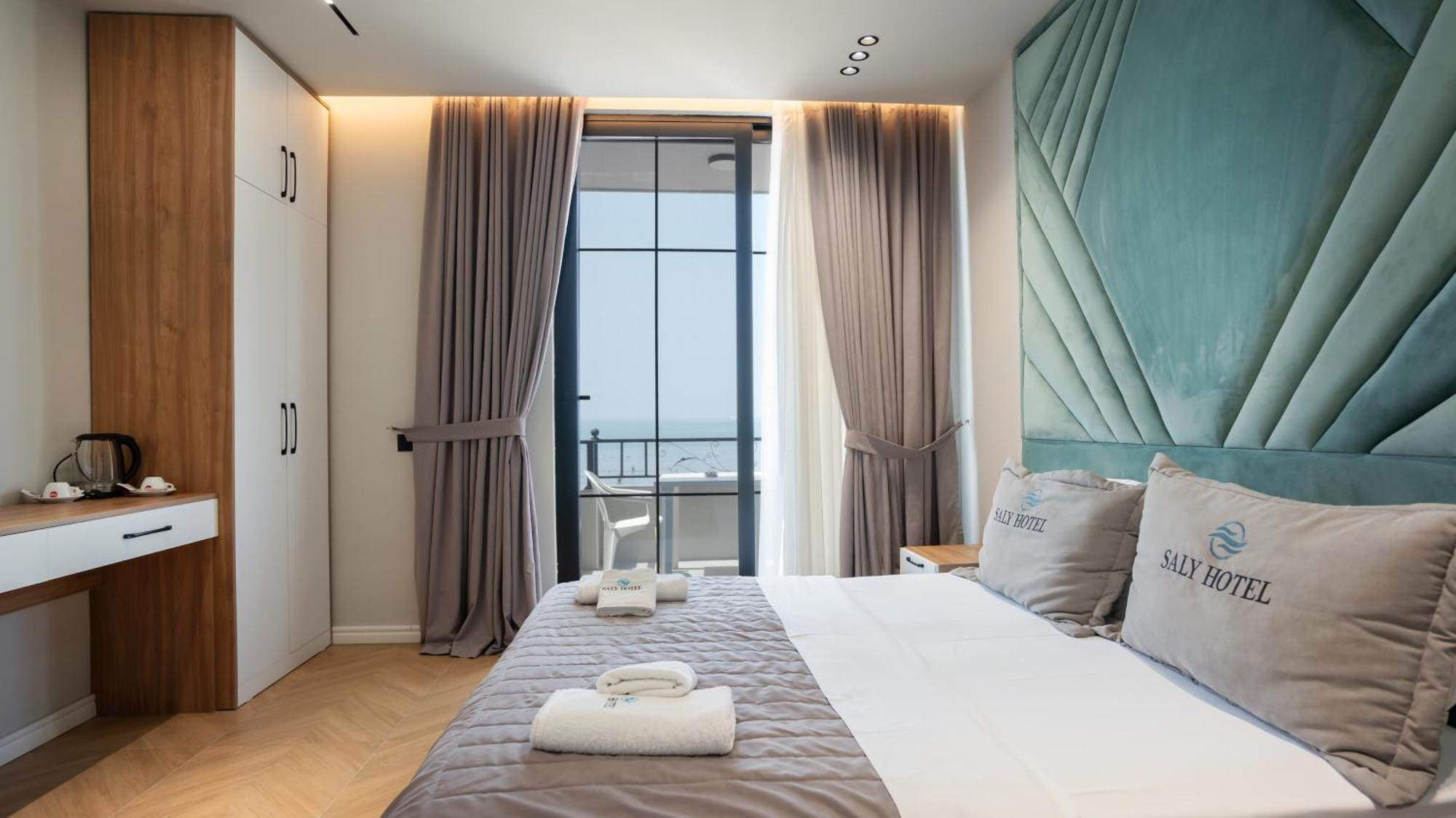 Hotel Saly Дуррес Екстер'єр фото