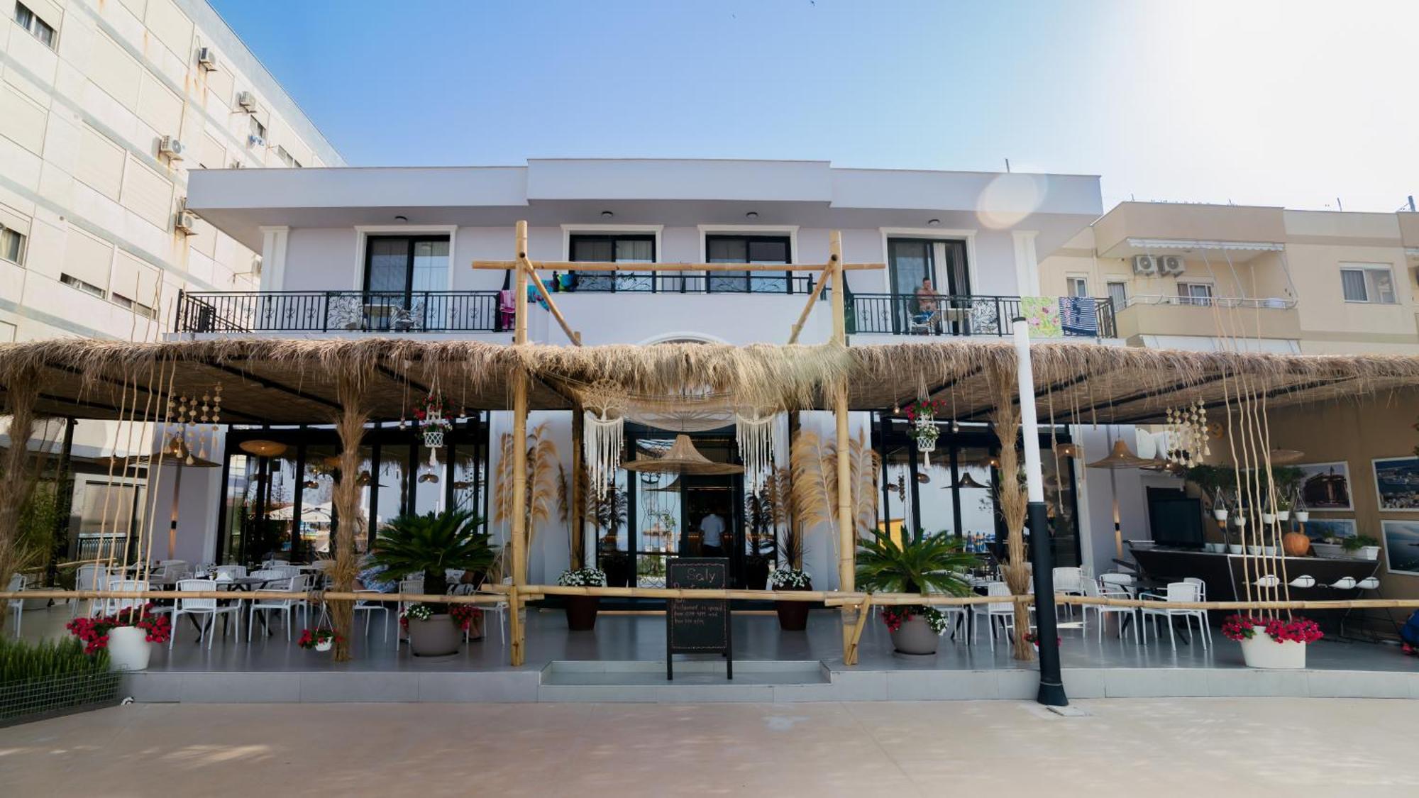 Hotel Saly Дуррес Екстер'єр фото