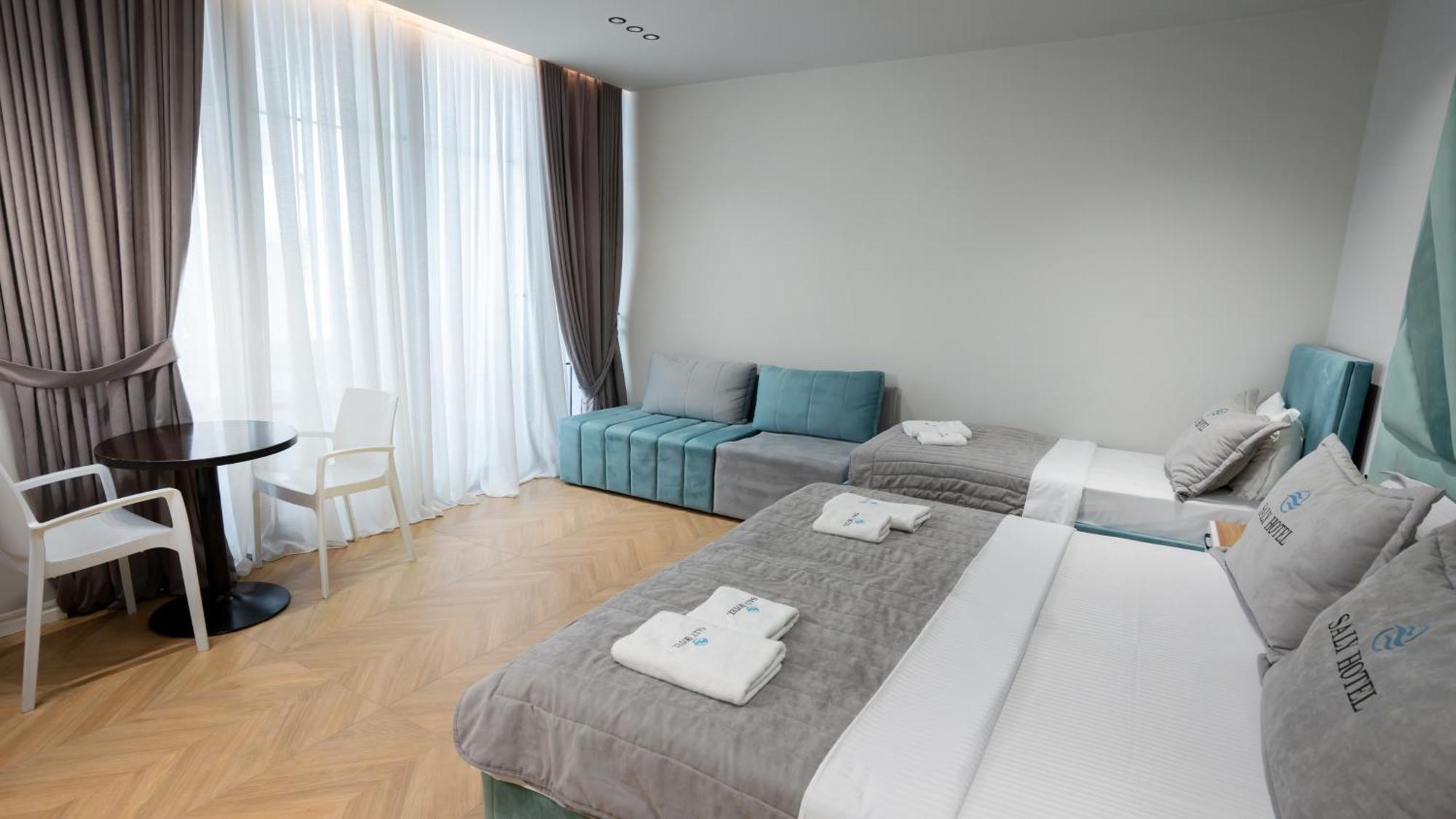 Hotel Saly Дуррес Екстер'єр фото