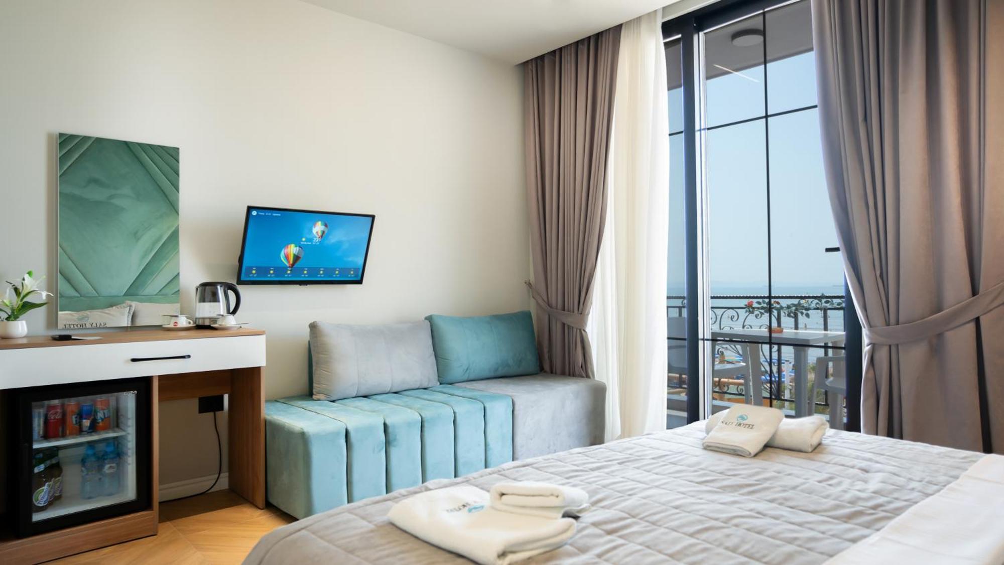 Hotel Saly Дуррес Екстер'єр фото